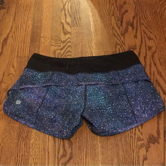 Mermaids 🧜‍♀️ Lululemon Speed Shorts Strive Multi Mermaid C34 - Picture 1 of 1